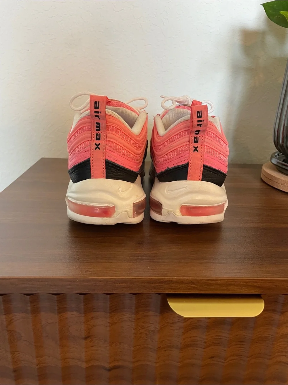 Nike Men 's Air Max 97 Pink and Black Athletic Shoes Air